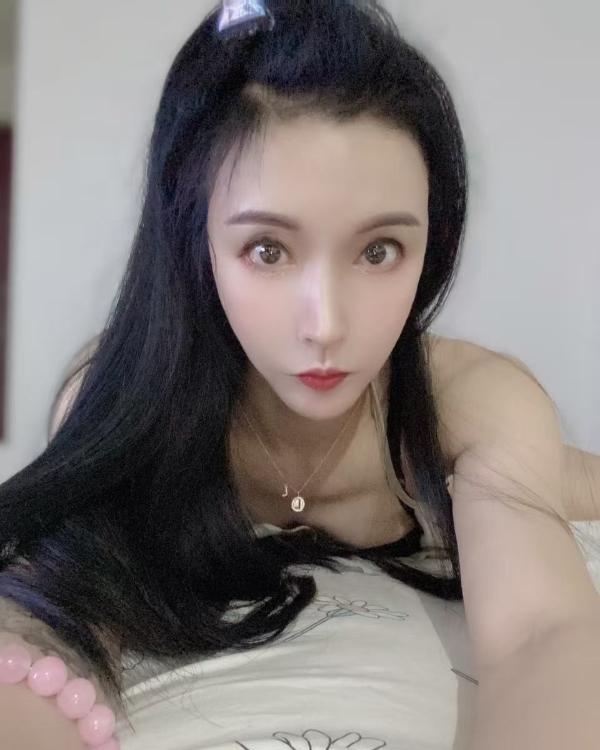 骚女长腿模特儿