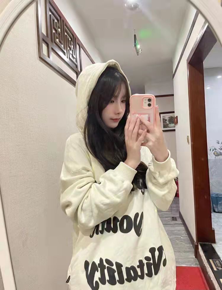 一个可爱到极致的学生兼职嫩妹