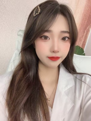 ［南岗区］兼职小妹，肤白貌美，身材一流，粉嫩鲍鱼玩得开，敏感体质水多亦高潮