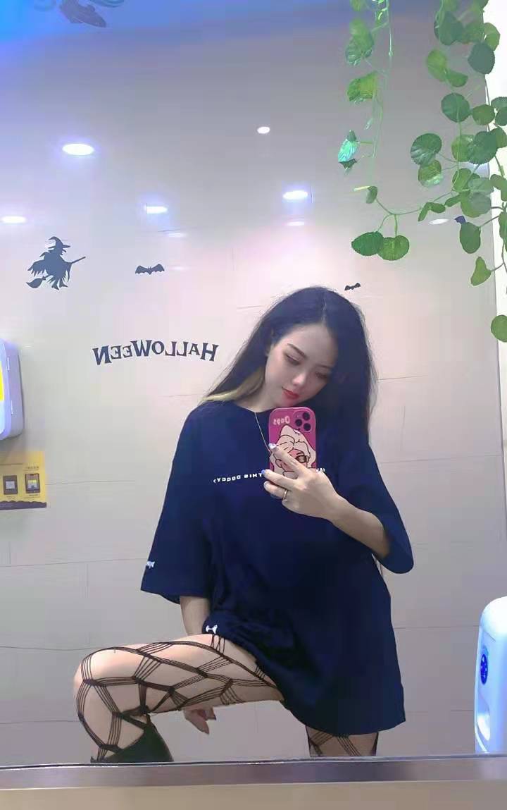 【哈尔滨】2022年1月13日非常瘦的一个哈尔滨美女
