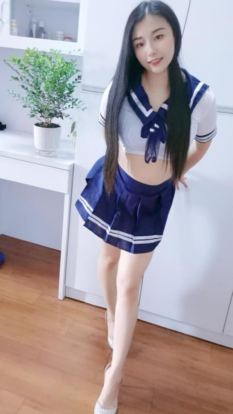 还会一字马，这个厉害。较骚类型的御姐、